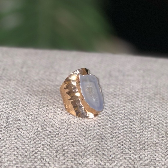 Luxury Natural Stone Adjustable Crystal Irregular Geode Gold-plated Ring - Picture 6 of 11